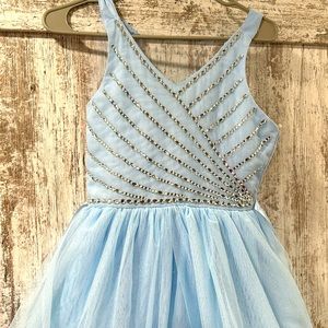 Rare Editions,
Cutout strappy back detailing
Zippered back closure